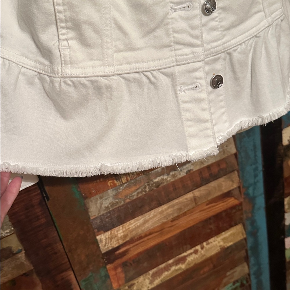 CHICO’S White denim jacket spring & summer with Stretch size 2 - Picture 3 of 7